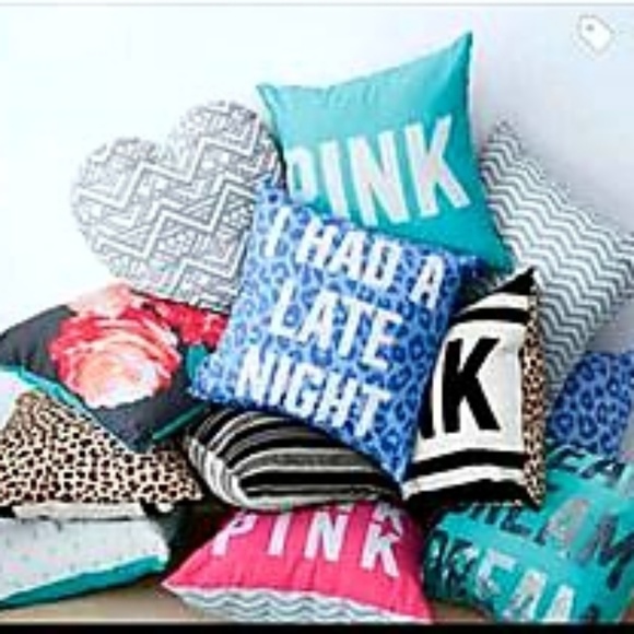 PINK Victoria's Secret Other - Rare vs pink pillow